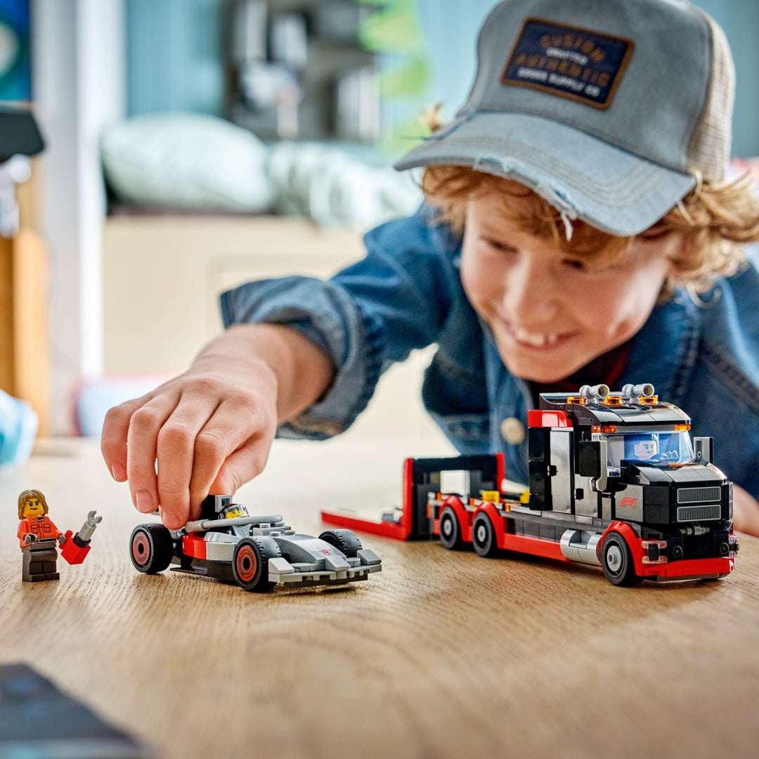 City - F1® Display Truck with Audi F1® Race Car