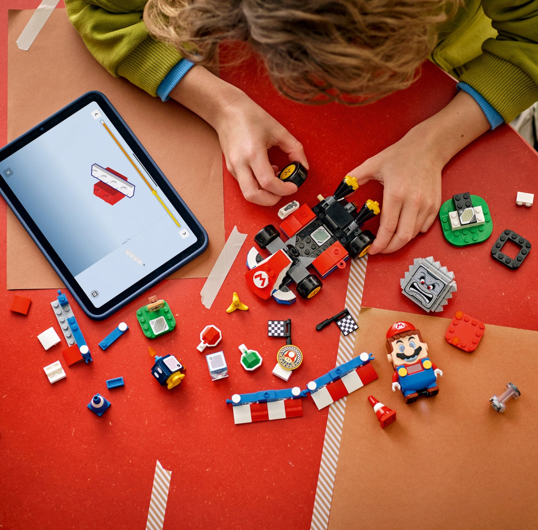 Mario Kart™ -  Interactive LEGO® Mario™ &amp; Standard Kart