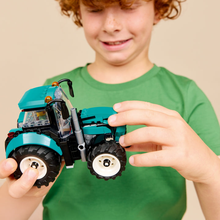 City - Tractor