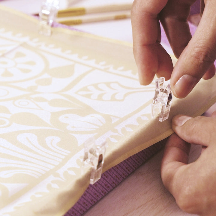 Djeco Atelier 11 - Silk Painting - Indian-style Design